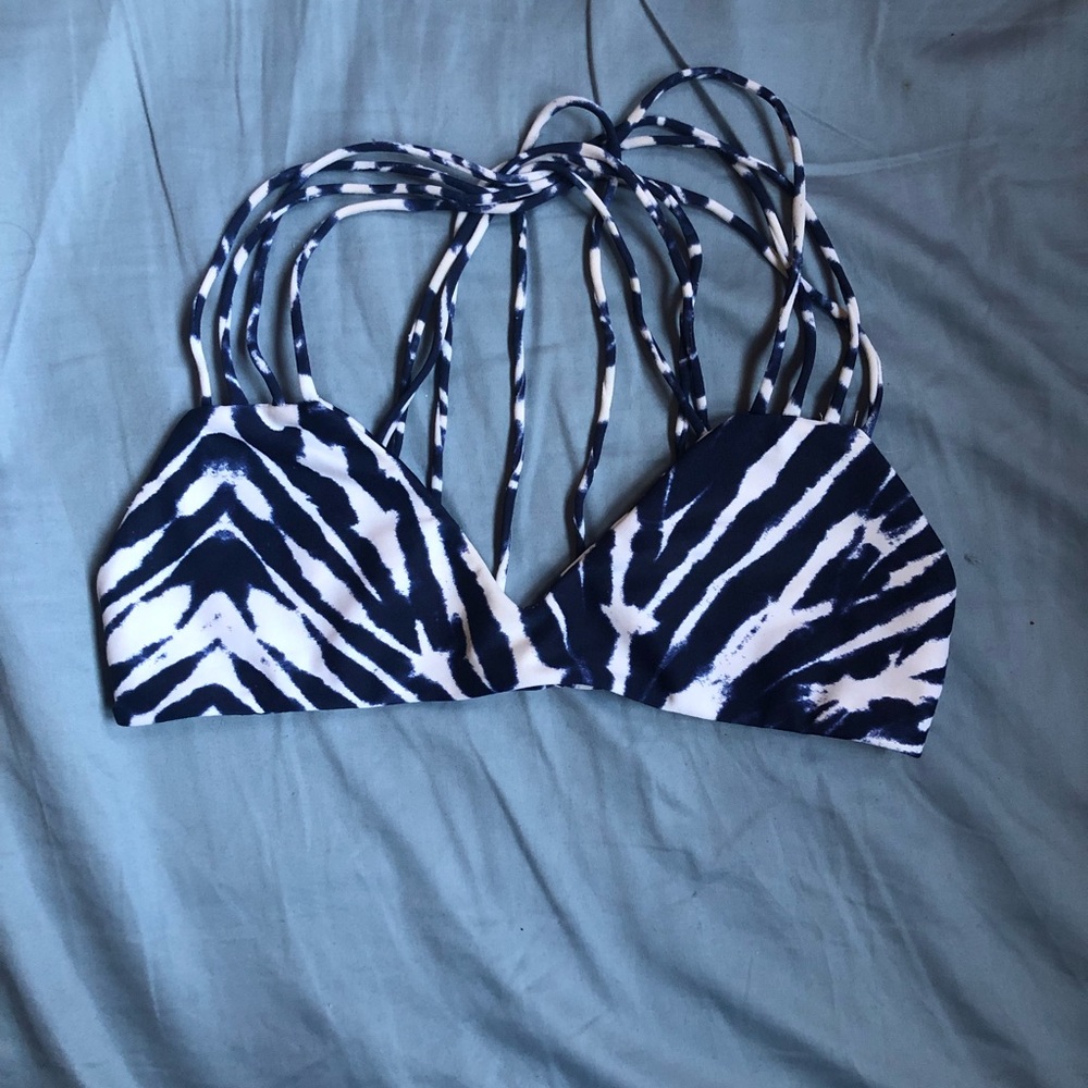 Mikoh Banyans Top